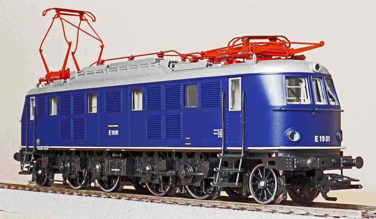 locomotive électrique, locomotive de conduite rapide, train express
